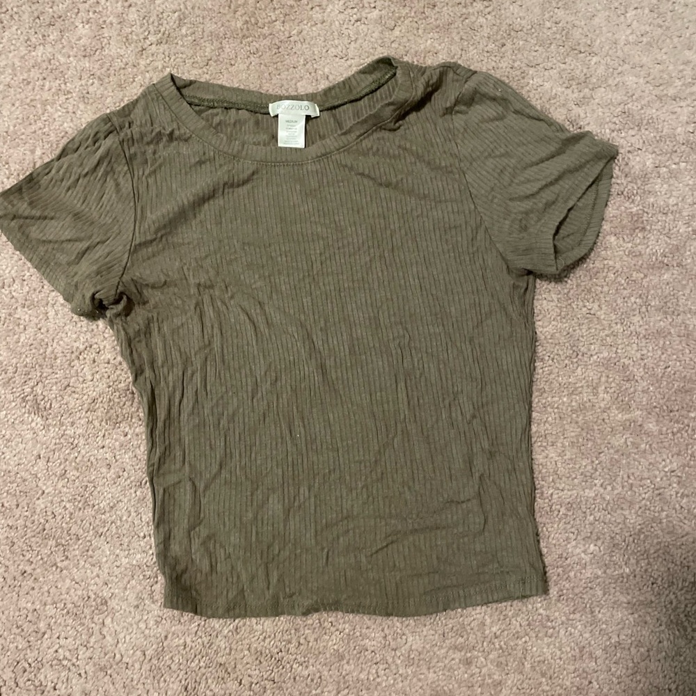 Army green skin tight cropped shirt